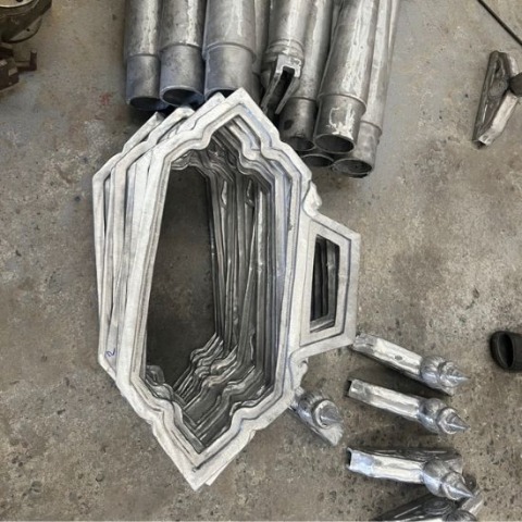 งานเหล็กหล่อป้ายเสา งานเหล็กหล่อป้ายเสา